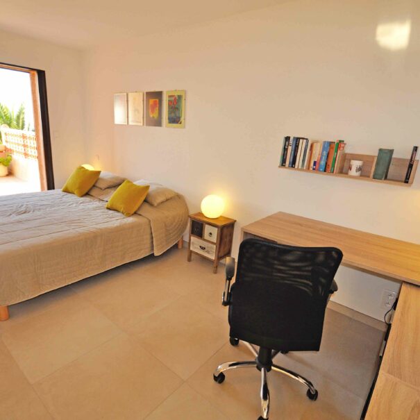 10-t3r-corsica-porticcio-chambre-bureau